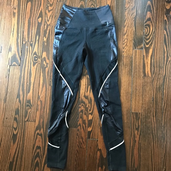 Beyond Yoga Pants - Beyond Yoga Mesh Panel Leggings